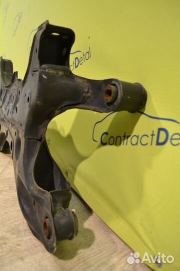 Подрамник Avensis 2 Verso M20 Picnic 2001-2009