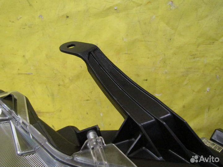 Фара правая Land Cruiser Prado 150 17-19г 19075