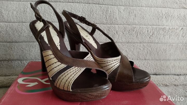 Босоножки женские