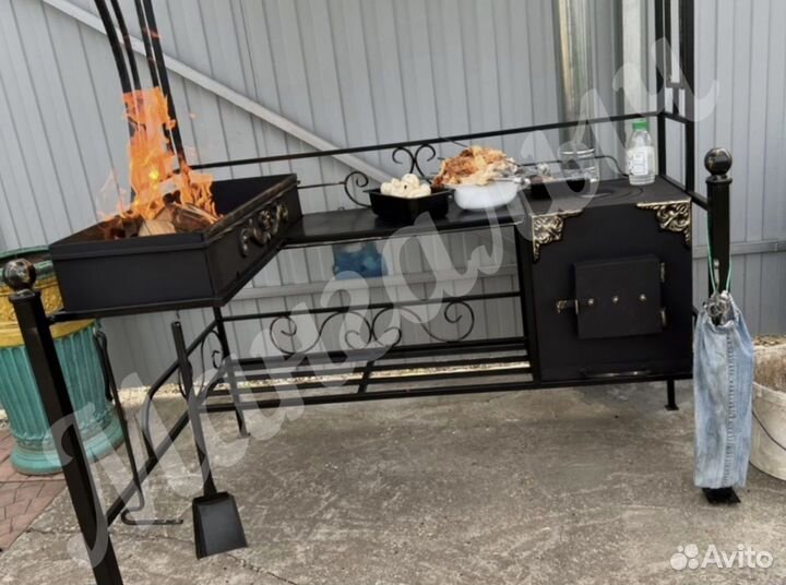 Мангал с крышей