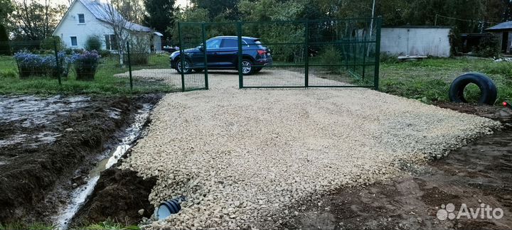 Заезд на участок.Парковка