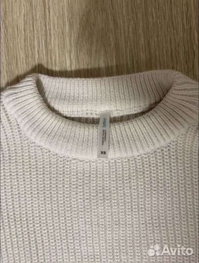 Свитер рваный befree