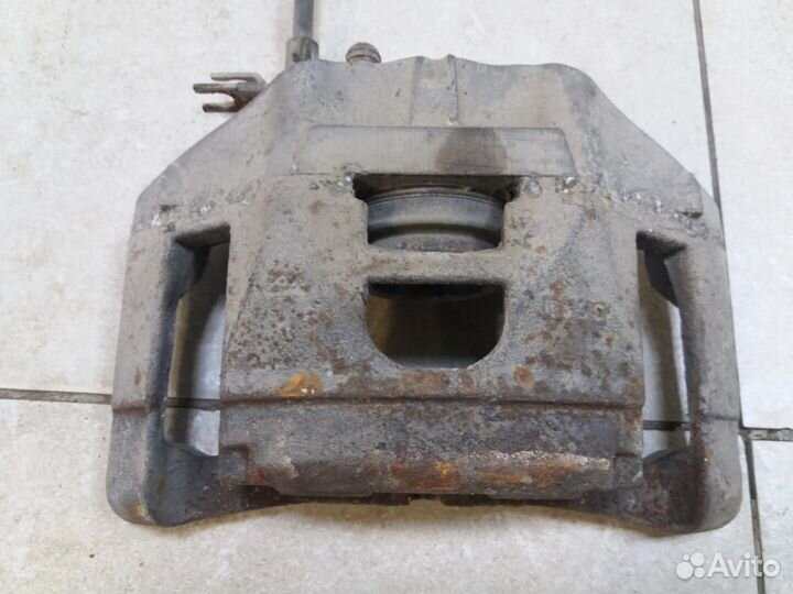 Суппорт передний левый Audi A6 C6 4F2