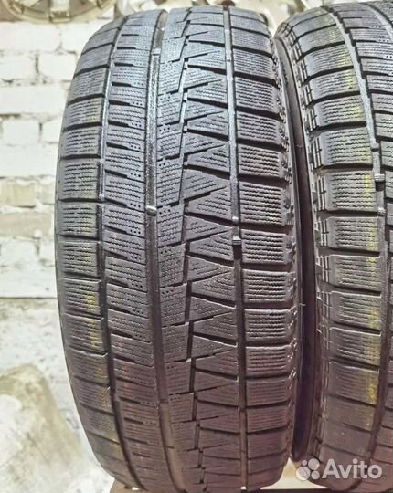 Bridgestone Blizzak Revo GZ 215/55 R17 94Q