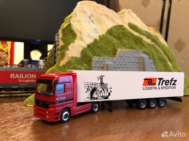 Модель грузовика Mersedes (AMW) 1/87