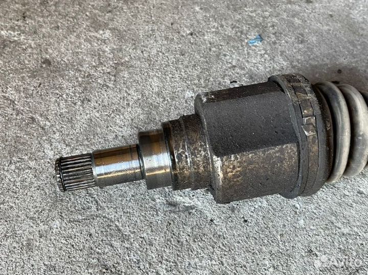 Полуось (привод) передний правый Geely Vision