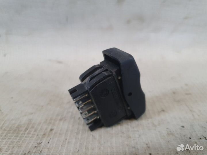 Кнопка стеклоподъемника Renault Logan 1 K7J710