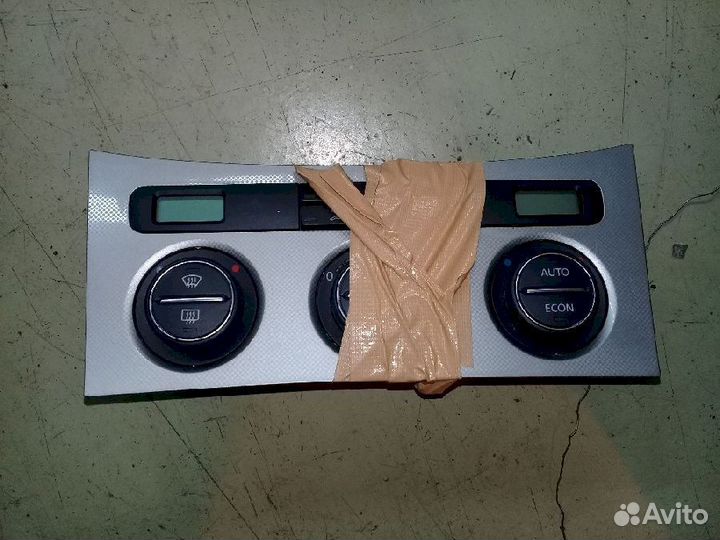 Блок управления климат-контролем Volkswagen Passat