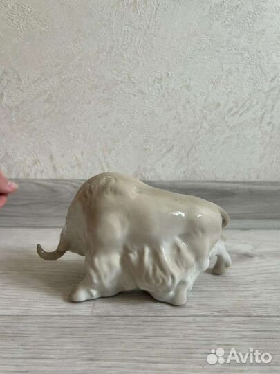 Фарфоровые статуэтки бык як