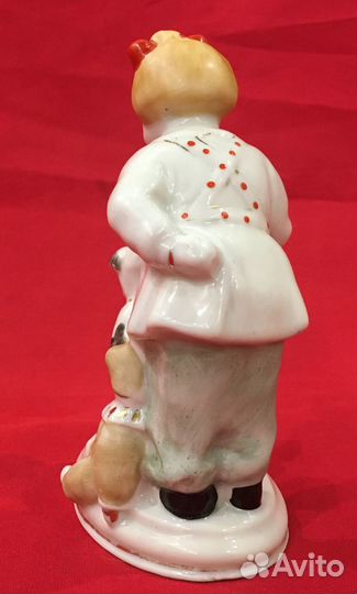 Статуэтка фарфоровая. А ну ка отними. СССР