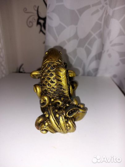 Статуэтка золотые рыбы