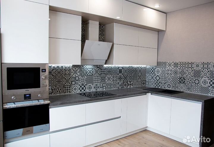 Кухня под потолок на заказ