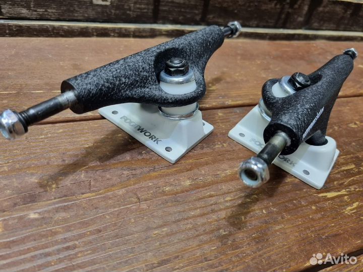 Подвески для скейтборда Footwork Label White/Black