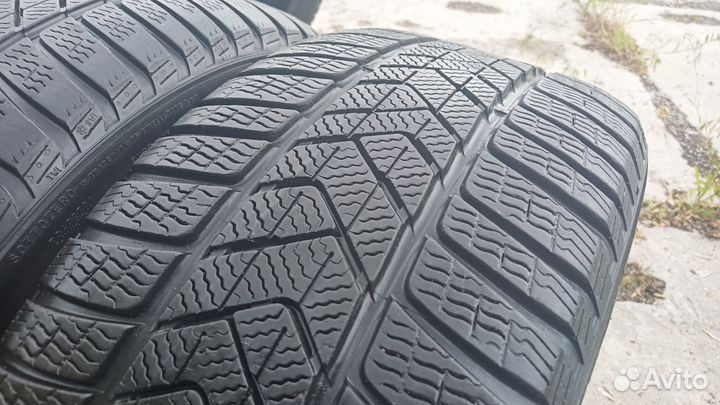 Pirelli Winter Sottozero 3 245/40 R20 и 275/35 R20 102V