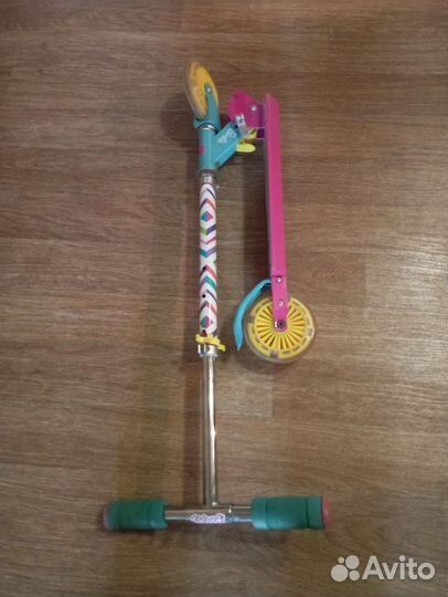 Самокат для девочки 5 лет