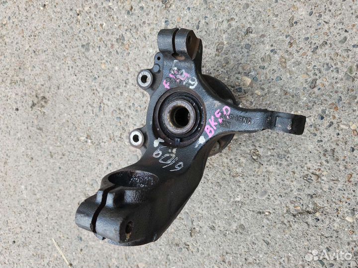 Поворотный кулак со ступицей левый форд фокус 3