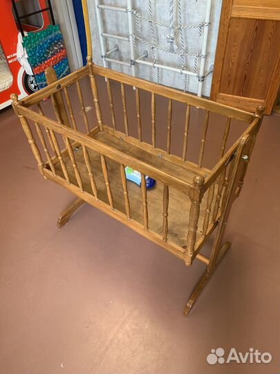 Детская кроватка из дерева ручной работы