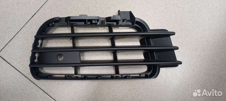 Решетка бампера боковая Vw Touareg Nf 2010-2014