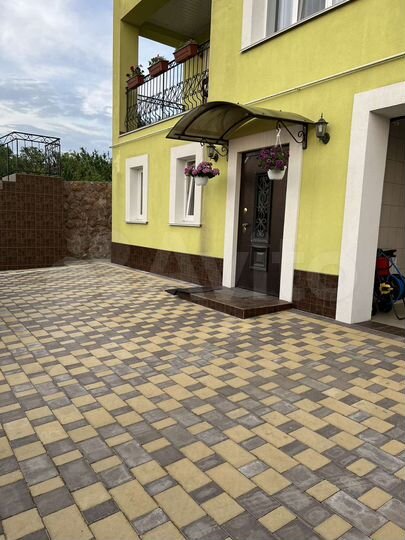 Дом 287,7 м² на участке 6 сот.