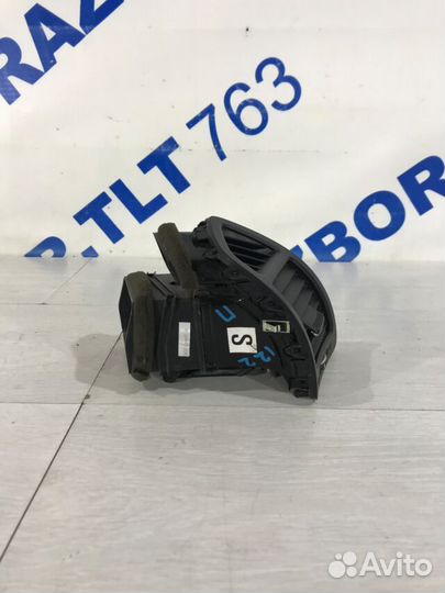 Дефлектор правый KIA sorento 2 2.4 ат