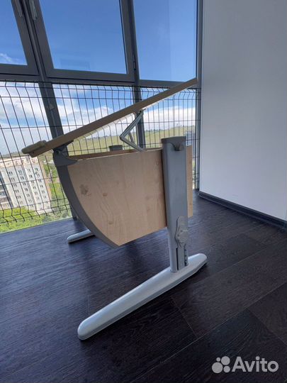 Письменный стол школьный