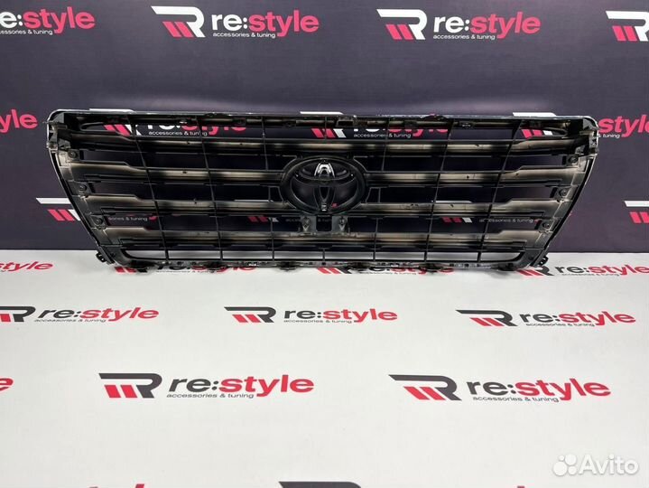 Решетка радиатора Toyota Land Cruiser 200