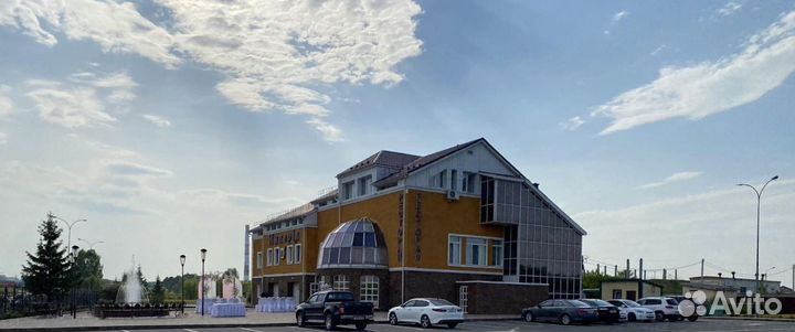 Администратор ресторана, менеджер, хозяйка зала