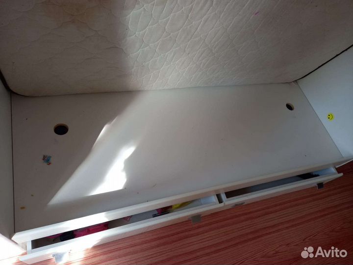 Кровать двухьярусная