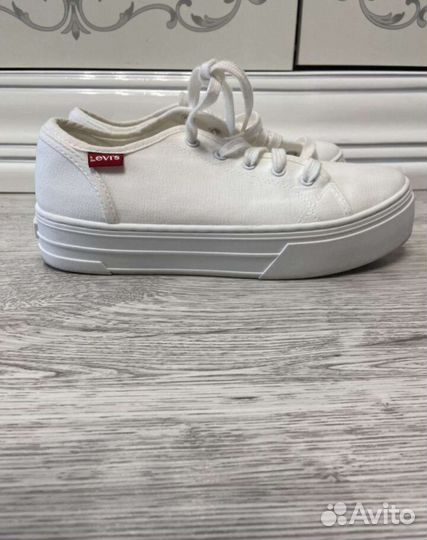 Levi's