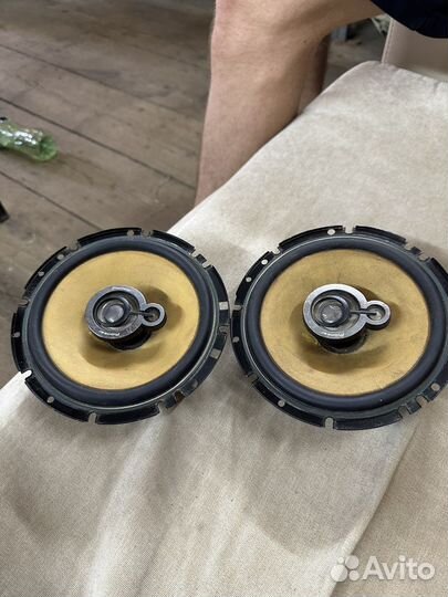 Колонки в авто Pioner