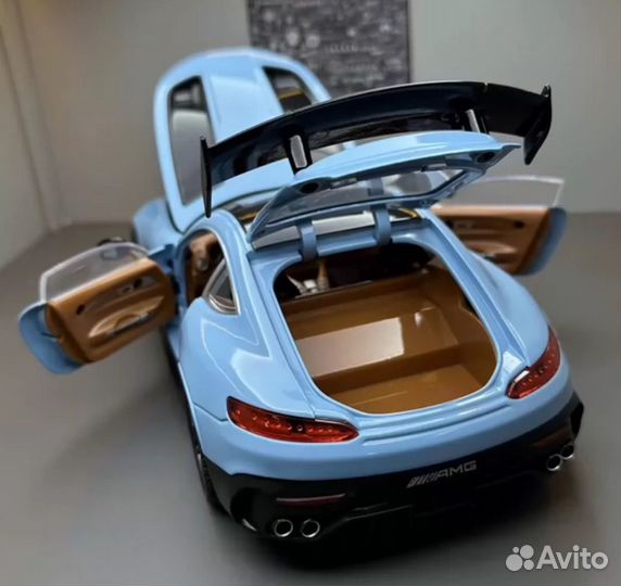 Модель автомобиля Mercedes Benz AMG GT 1/18 металл