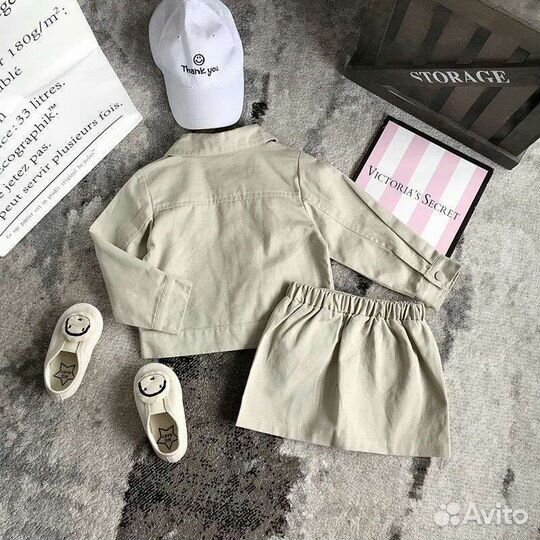 Костюм для девочки новый 128-134