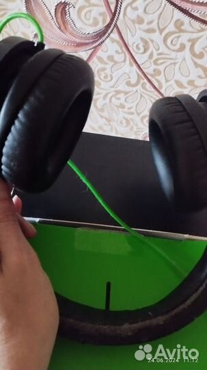 Продам наушники Razer