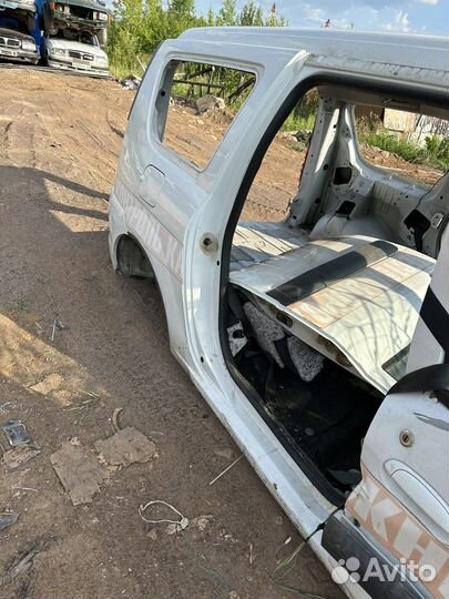 Заднее правое крыло,Четверть LADA Largus