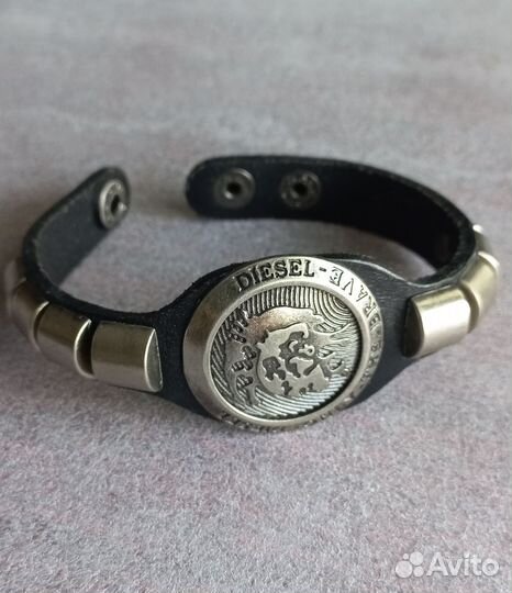 Кожаный браслет