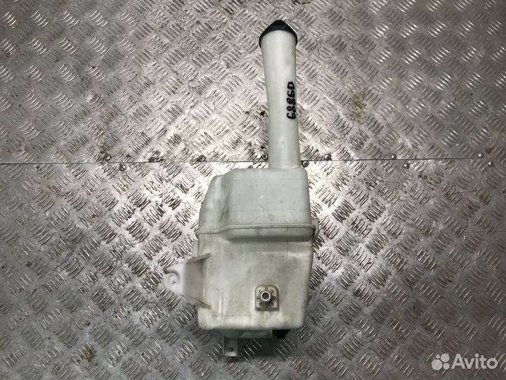 Бачок омывателя Toyota Sienna 2