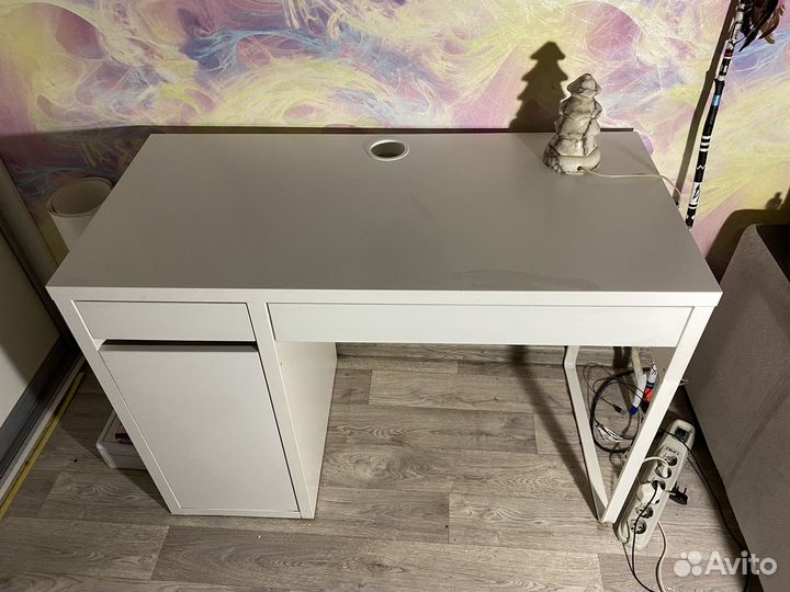 Компьютерный стол IKEA белый