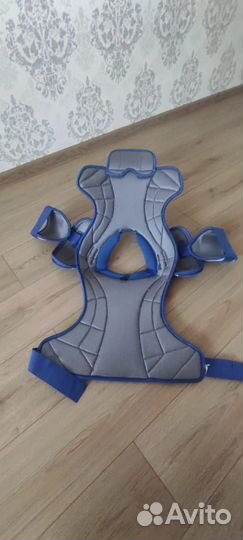 Нагрудник хоккейный