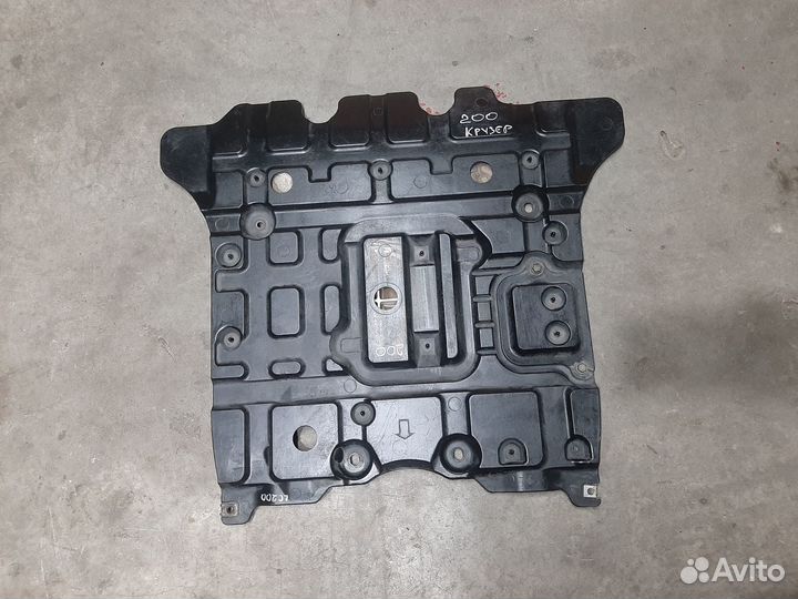 Защита двигателя пластик Land Cruiser 200/Lexus450