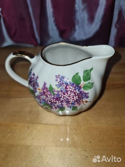 Молочник Дулево, сирень