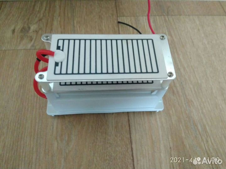 Генератор озона с пластинами