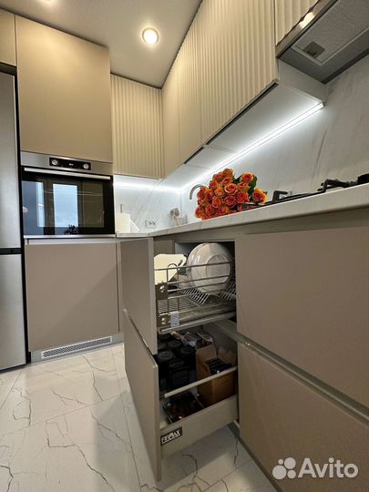 Угловая кухня на заказ. Производство в Челябинске