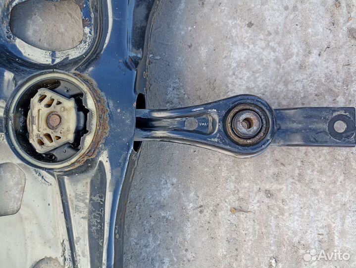 Подушка двигателя задняя Skoda Octavia A7