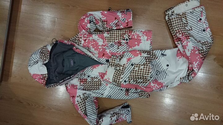 Продаю костюм сноуборд/горные лыжи Virus Boardwear
