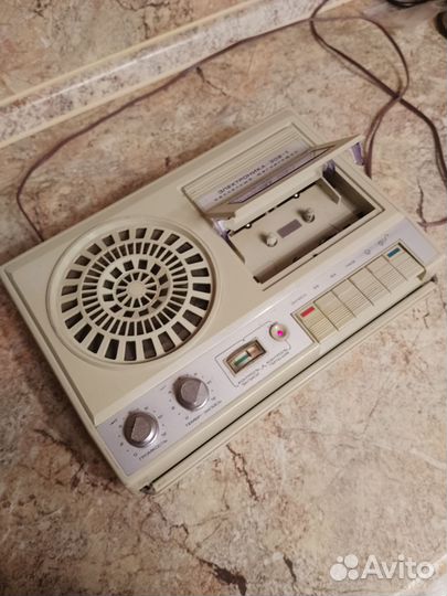 Кассетный магнитофон Электроника 302-1