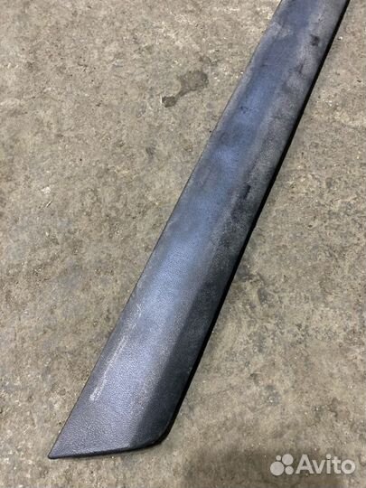 Молдинг на дверь задний правый Volkswagen Passat