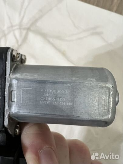 Моторчик стеклоподьемника w213 задний левый