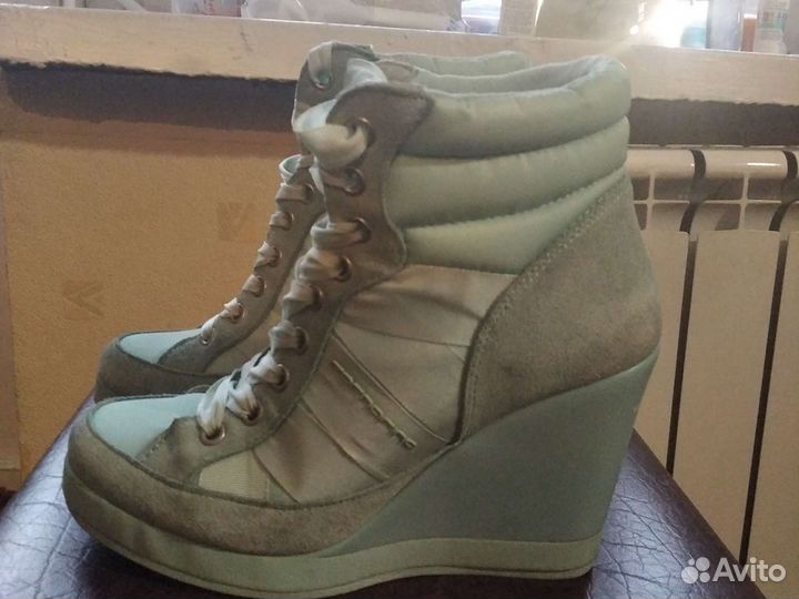 Кроссовки на платформе