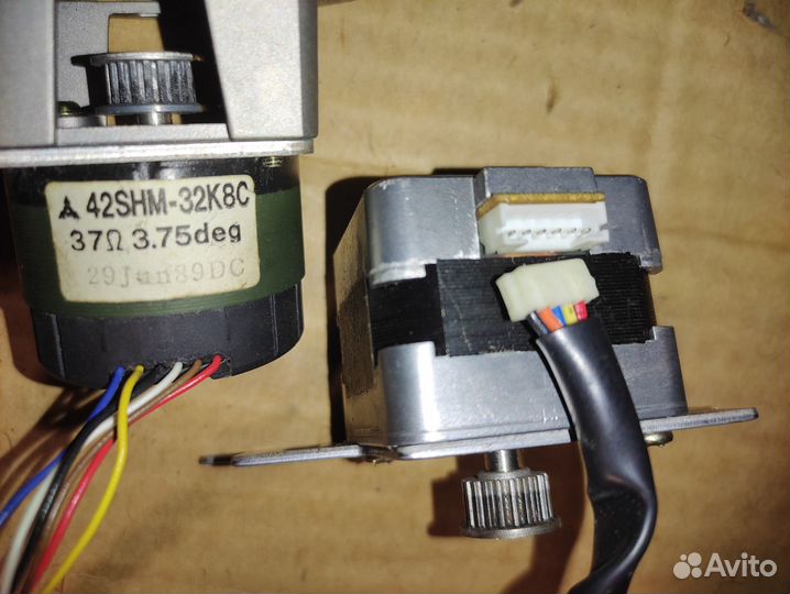 Шаговый двигатель minebea EM-181 / 42SHM-32K8C