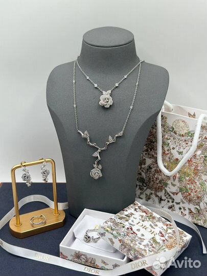 Christian dior серьги розы